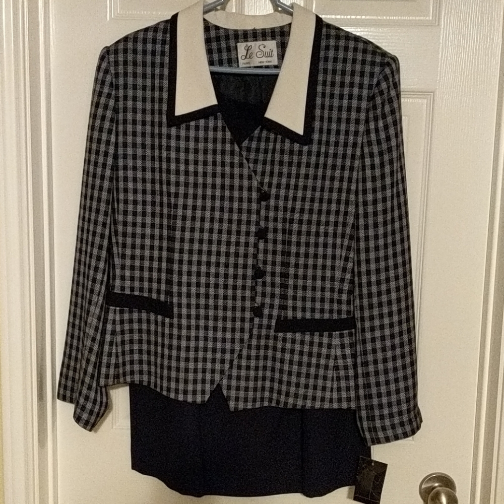 Suit Women's suit
